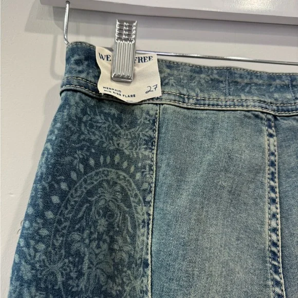 Free People We The Free Mermaid Mid-Rise Flare Jean in the Low Tide wash - Picture 6 of 8